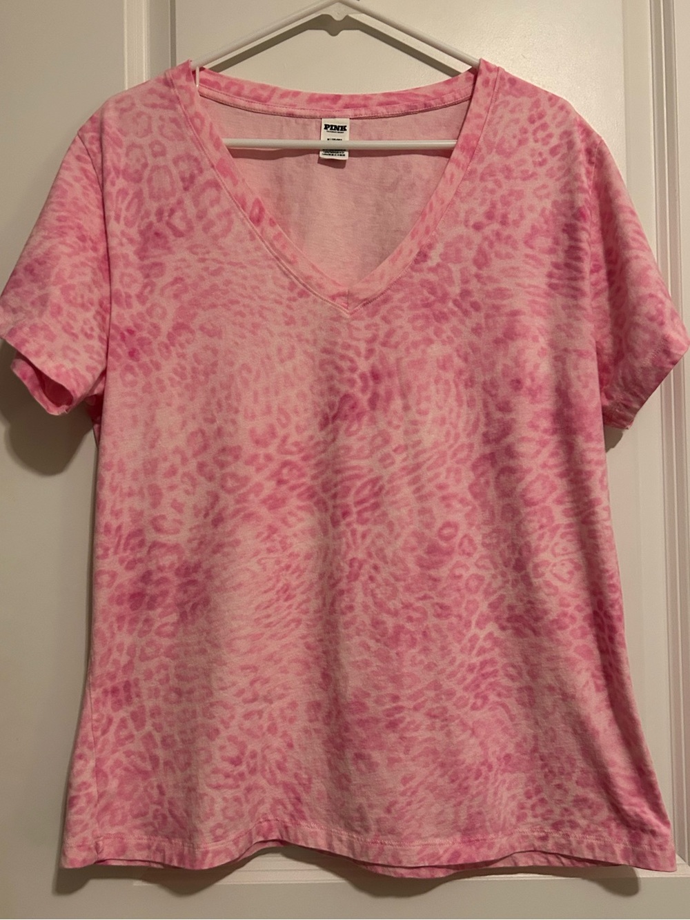PINK Campus V-Neck Leopard Print Top